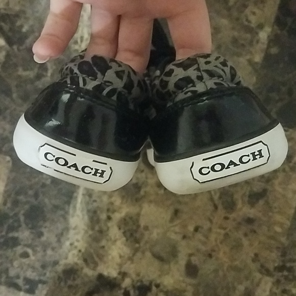 🌹Coach lace up sneakers size 6B - Picture 4 of 8